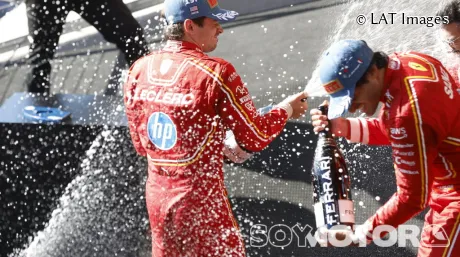 Charles Leclerc y Carlos Sainz en el podio de Austin