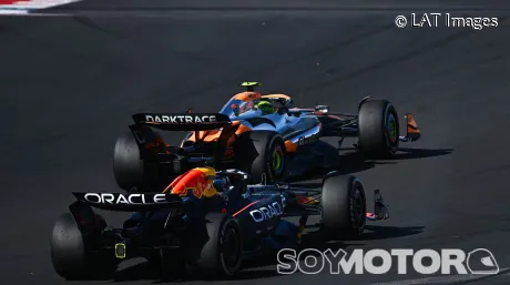 Lando Norris y Max Verstappen pelean por el podio en Austin