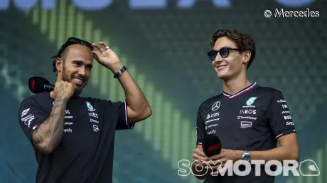 Lewis Hamilton y George Russell en Singapur