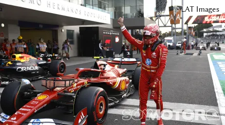 Carlos Sainz se gana el derecho a despedirse de Ferrari con victoria - SoyMotor.com