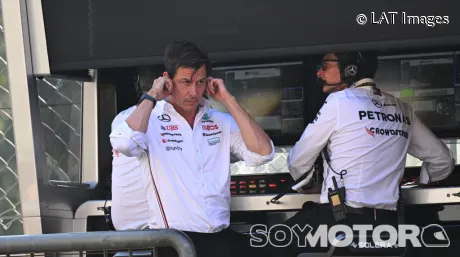 Toto Wolff esta temporada en el muro de Mercedes