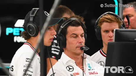 Toto Wolff y Andrea Kimi Antonelli en Singapur