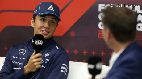 Alex Albon en la rueda de prensa previa al GP de Catar