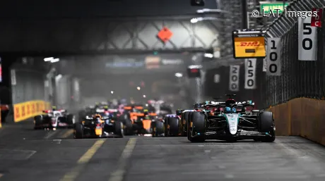 Russell y Mercedes arrasan en Las Vegas y Verstappen ya es tetracampeón - SoyMotor.com