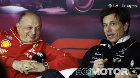 Frédéric Vasseur y Toto Wolff en la rueda de prensa previa al GP de Las Vegas