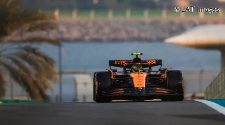 McLaren domina con firmeza los Libres 2 de Abu Dabi; Sainz, cuarto - SoyMotor.com