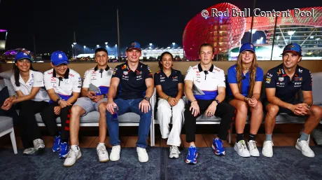 Foto de la familia Red Bull en Abu Dabi