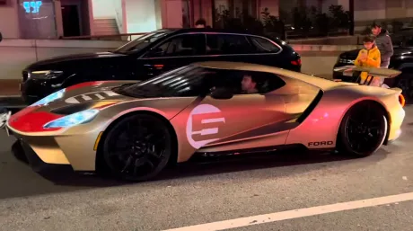 Fernando Alonso en un Ford GT Holman Moody Heritage Edition - SoyMotor.com