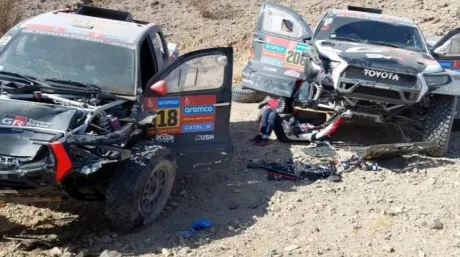 Así han quedado los Toyota de Giniel de Villiers y Saood Variawa