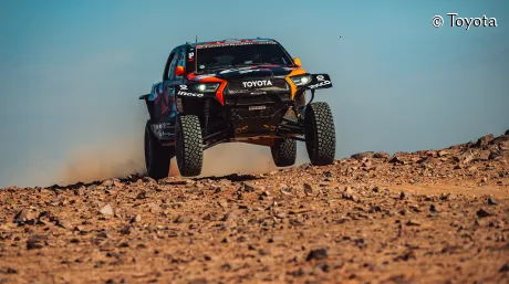 Dakar 2025, Etapa 8: Lategan responde a la injusticia con 14 minutos a Al-Attiyah - SoyMotor.com