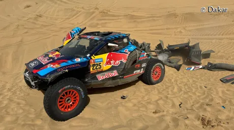 Vuelco de Carlos Sainz y Lucas Cruz en el Dakar 2025