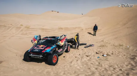 Vuelco de Carlos Sainz y Lucas Cruz en el Dakar 2025