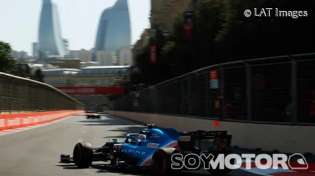 alonso-azerbaiyan-2021-viernes-soymotor.jpg