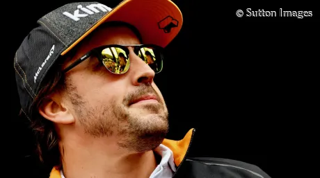 alonso-mclaren-2019-renovacion-f1-soymotor.jpg