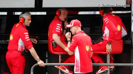 arrivabene-vettel-gp-alemania-2018-soymotor.jpg