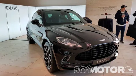 aston-martin-dbx-barcelona-soymotor.jpg