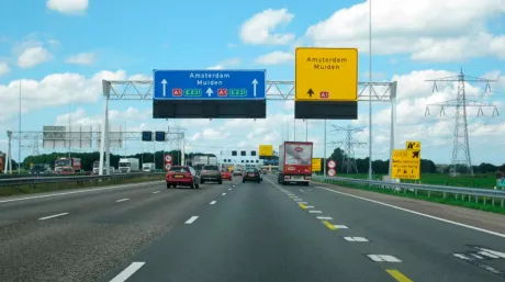 autopista-holanda-100-kilometros-hora-soymotor.jpg