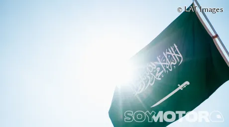 bandera_arabia_saudi_2020_soymotor.jpg