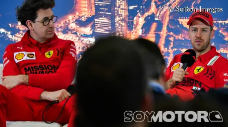 binotto-vettel-ferrari-scuderia-soymotor.jpg