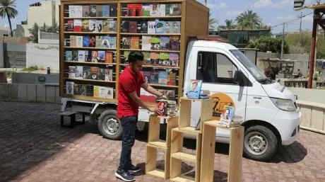 camion_libreria_en_bagdad_-_soymotor.jpeg