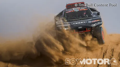 dakar-2022-sainz-audi-soymotor.jpg