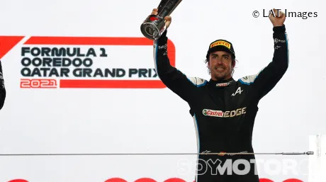 fernando-alonso-podio-catar-2021-soymotor.jpg