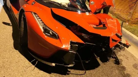 ferrari-laferrari-crash-beverly-hills.jpg