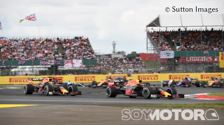 gasly_verstappen_silverstone_2019_soymotor.jpg