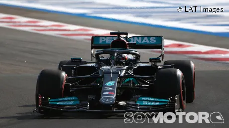 hamilton-abu-dabi-2021-libres-1-soymotor.jpg