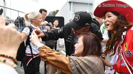 hamilton-fans-gp-japon-2018-soymotor.jpg