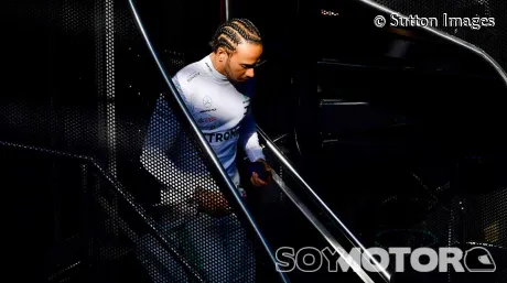 hamilton-mercedes-ferrari-pretemporada-2019-f1-soymotor.jpg