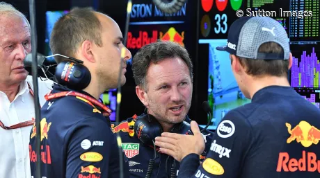 horner-red-bull-alonso-2019-f1-soymotor.jpg