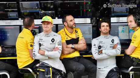 hulkenberg-abiteboul-sainz-gp-hungria-2018-soymotor.jpg