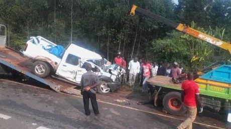 imagen-de-un-accidente-en-la-autopista-autopista-kampala-masaka-en-la-que-han-perdido-la-vida-200-personas-desde-enero.jpg