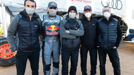 lucas-cruz-carlos-sainz-dakar-2022-soymotor.jpg