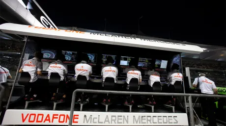 mclaren-sponsor-laf1.jpg