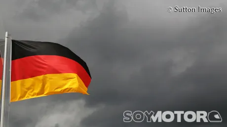 nurburgring-bandera-soymotor.jpg