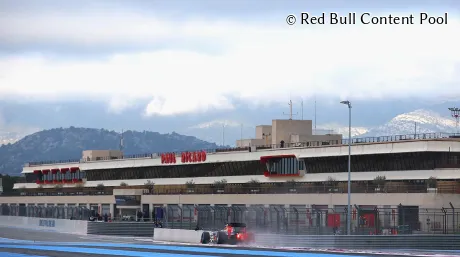 red-bull-2017-pirelli-laf1.jpg