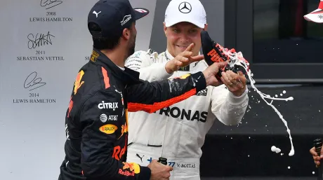 ricciardo-bottas-soymotor.jpg