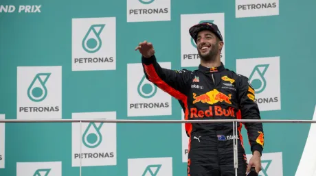 ricciardo-podio-malasia-red-bull-soymotor.jpg