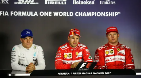 rueda-prensa-sabado-vette-raikkonen-bottas-hungria-soymotor.jpg