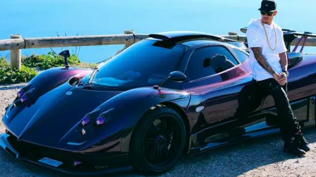 Pagani-Zonda-Lewis-Hamilton.jpg