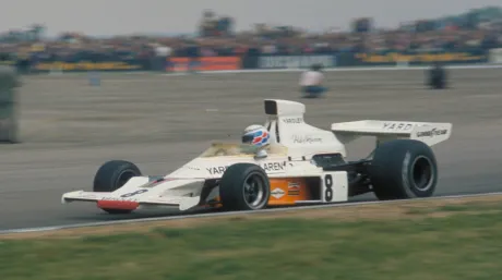 Revson-McLaren-Silverstone-1973.jpg