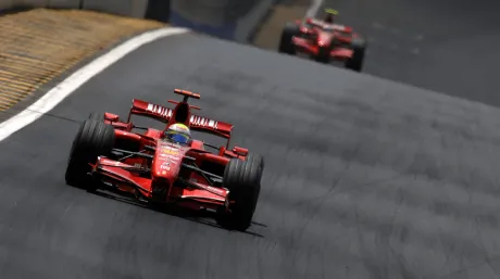 massa-raikkonen-brasil-2007.jpg