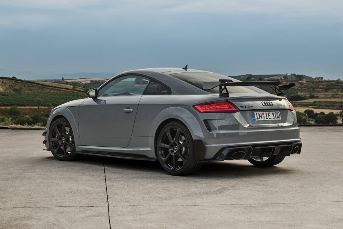 audi_tt_rs_coupe_iconic_edition_4.jpg