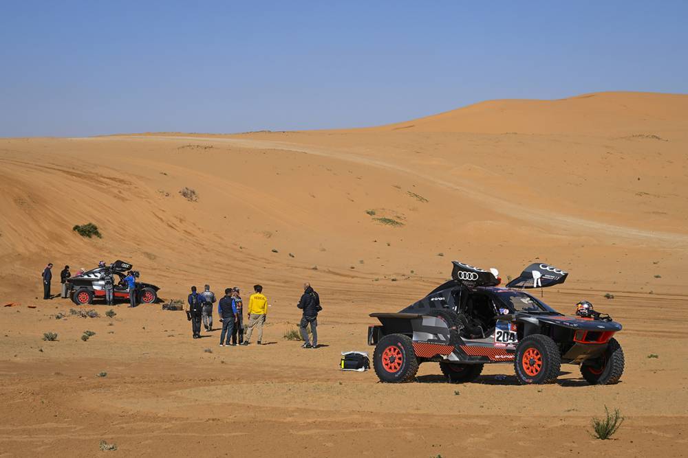 accidente-sainz-peterhansel-dakar-soymotor.jpg