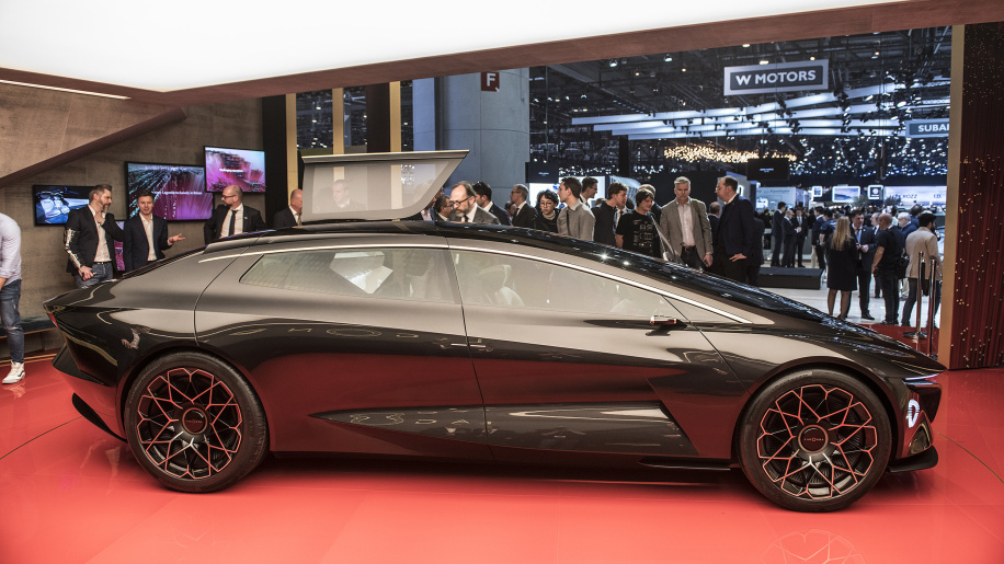 aston-martin-lagonda-vision-concept-geneva-1_-_soymotor.jpg