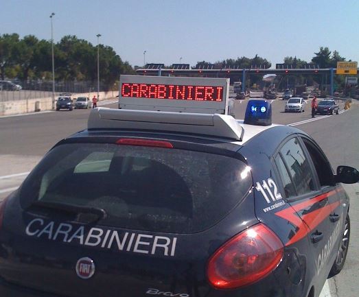 carabinieri-autostrada-soymotorjpg.jpg