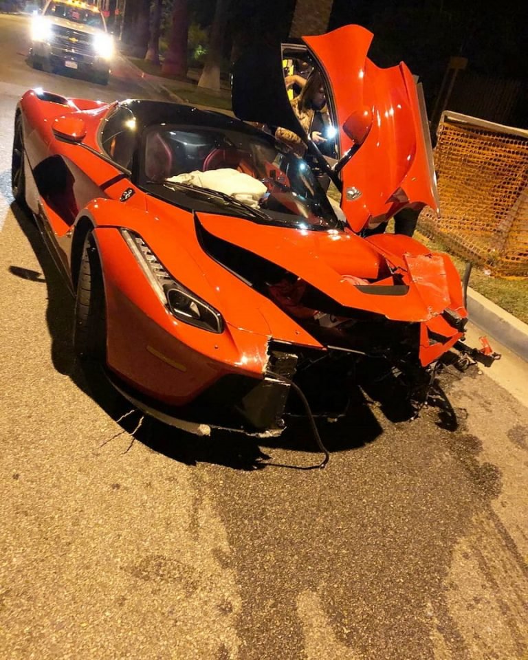 ferrari-laferrari-crash-beverly-hills.jpg