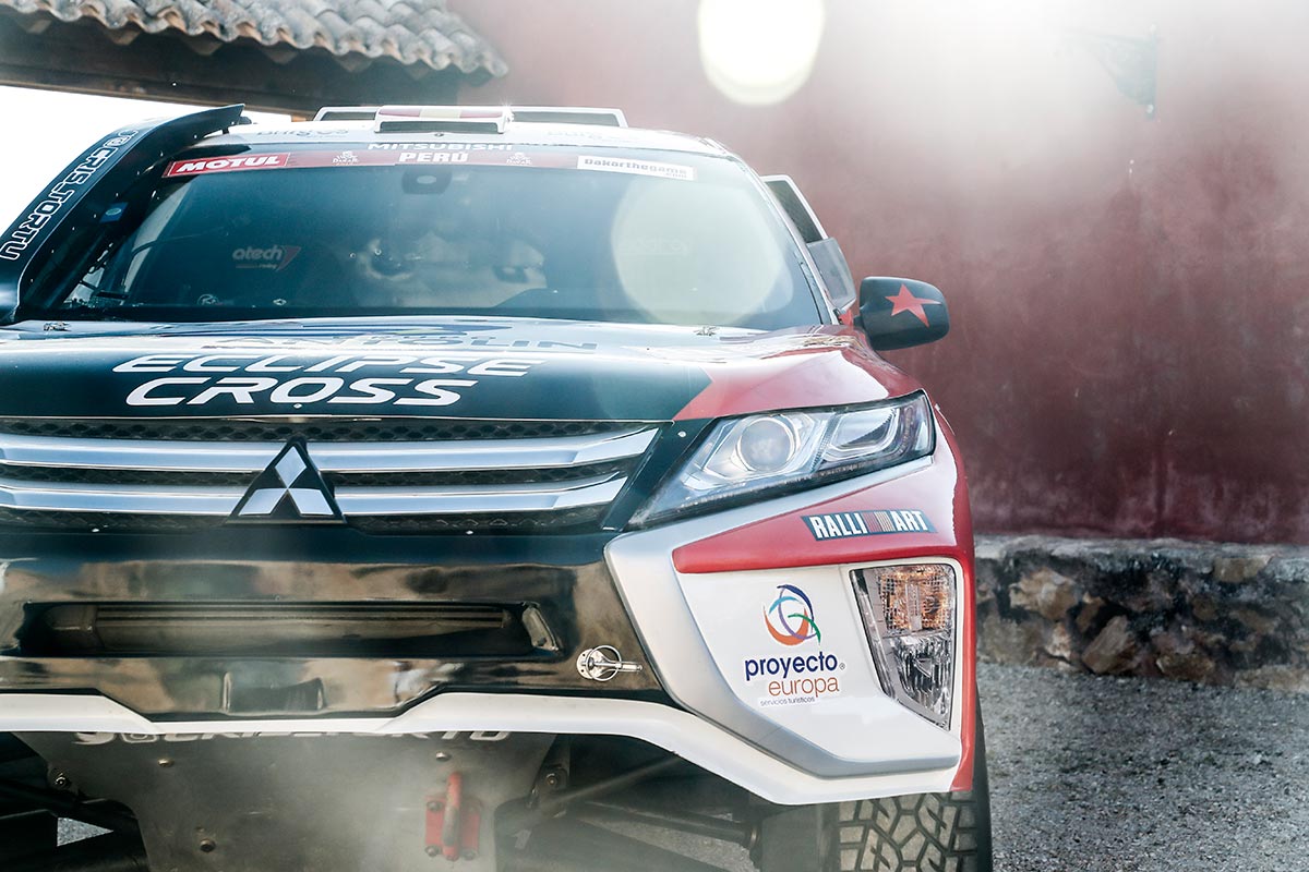 dakar-rally-mitsubishi-cristina-4-2019-soymotor.jpg